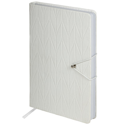 Ежедневник недатированный А5 138х213мм BRAUBERG Braided, под кожу, гвоздик 160л, белый, 116600